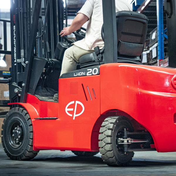 Carrello elevatore elettrico al litio 4 ruote compatto 2000kg EFL201 - immagine 6