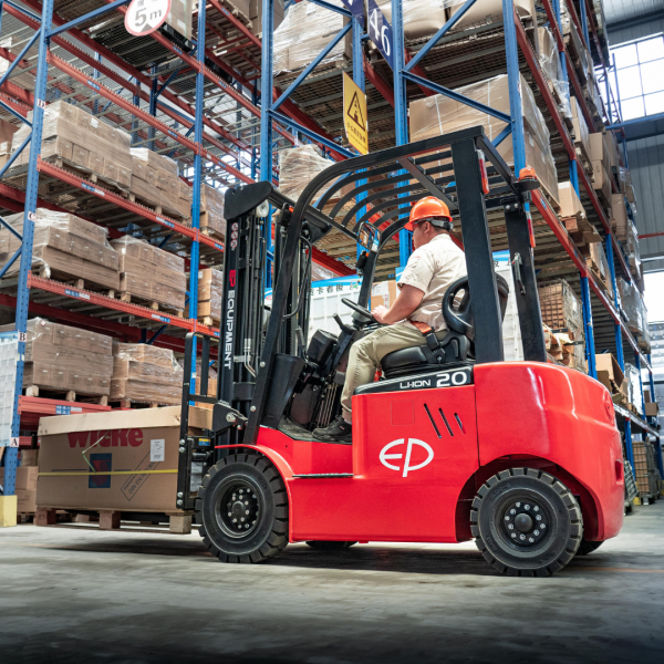 Carrello elevatore elettrico al litio 4 ruote compatto 2000kg EFL201 - immagine 7