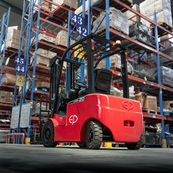Carrello elevatore elettrico al litio 4 ruote compatto 2000kg EFL201 - immagine 2