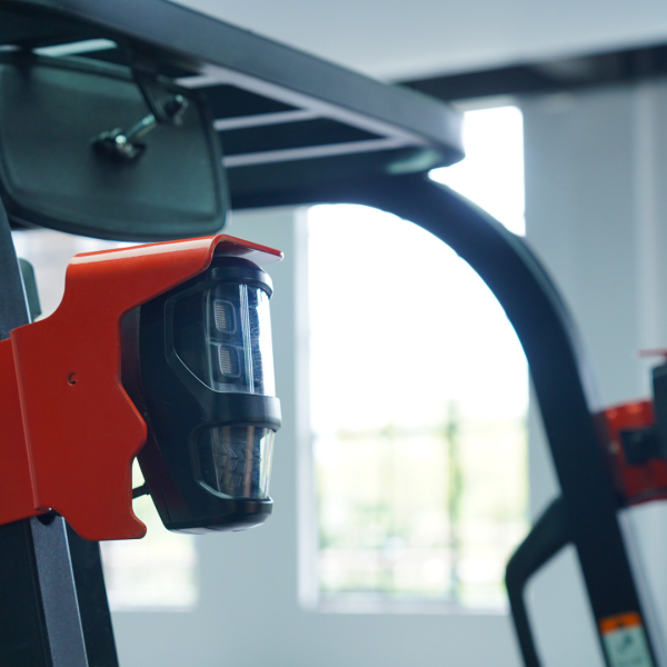 Carrello elevatore elettrico al litio 4 ruote da piazzale 2000kg EFL203 - immagine 9