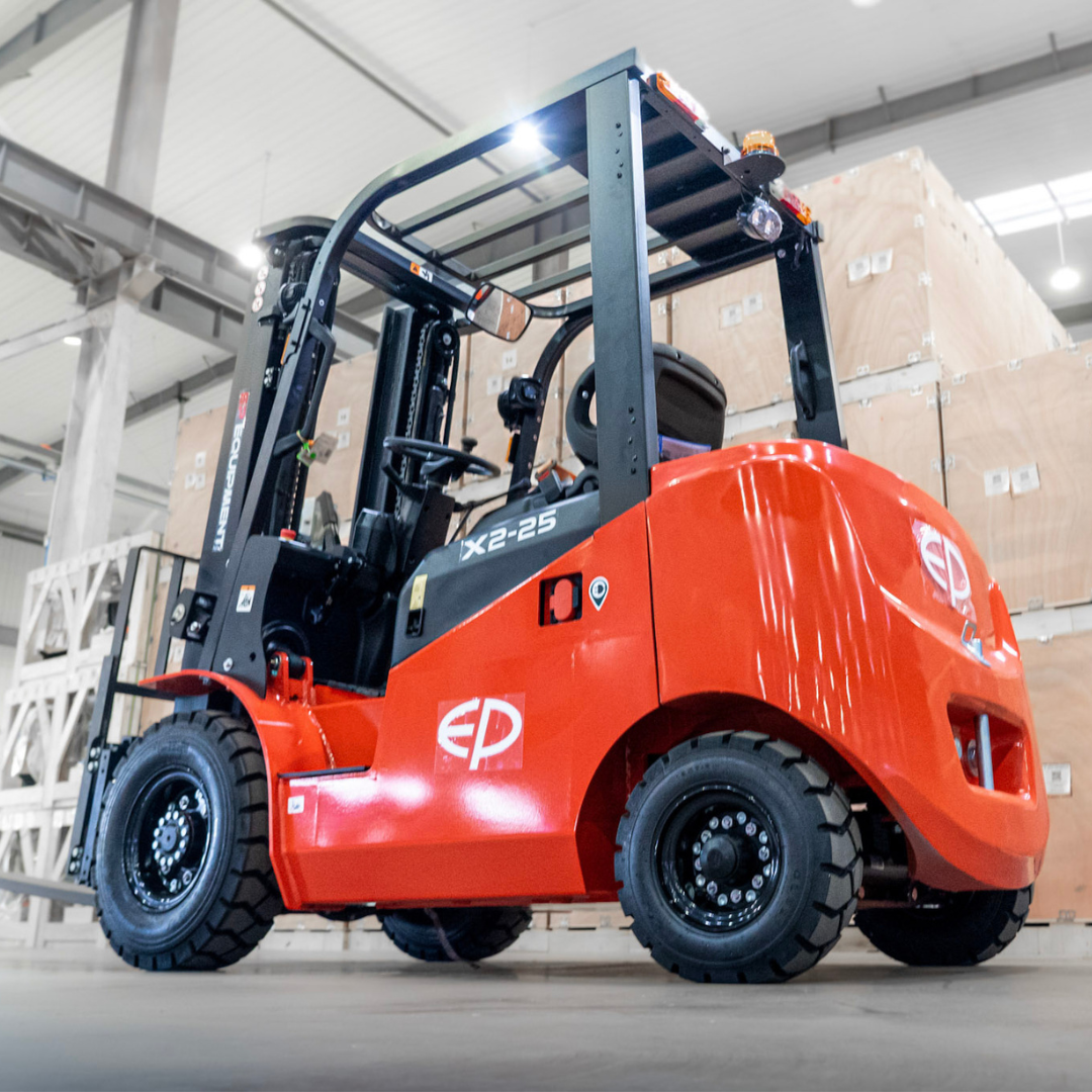 Carrello elevatore elettrico al litio 4 ruote da piazzale 2500kg EFL252X2 - immagine 10