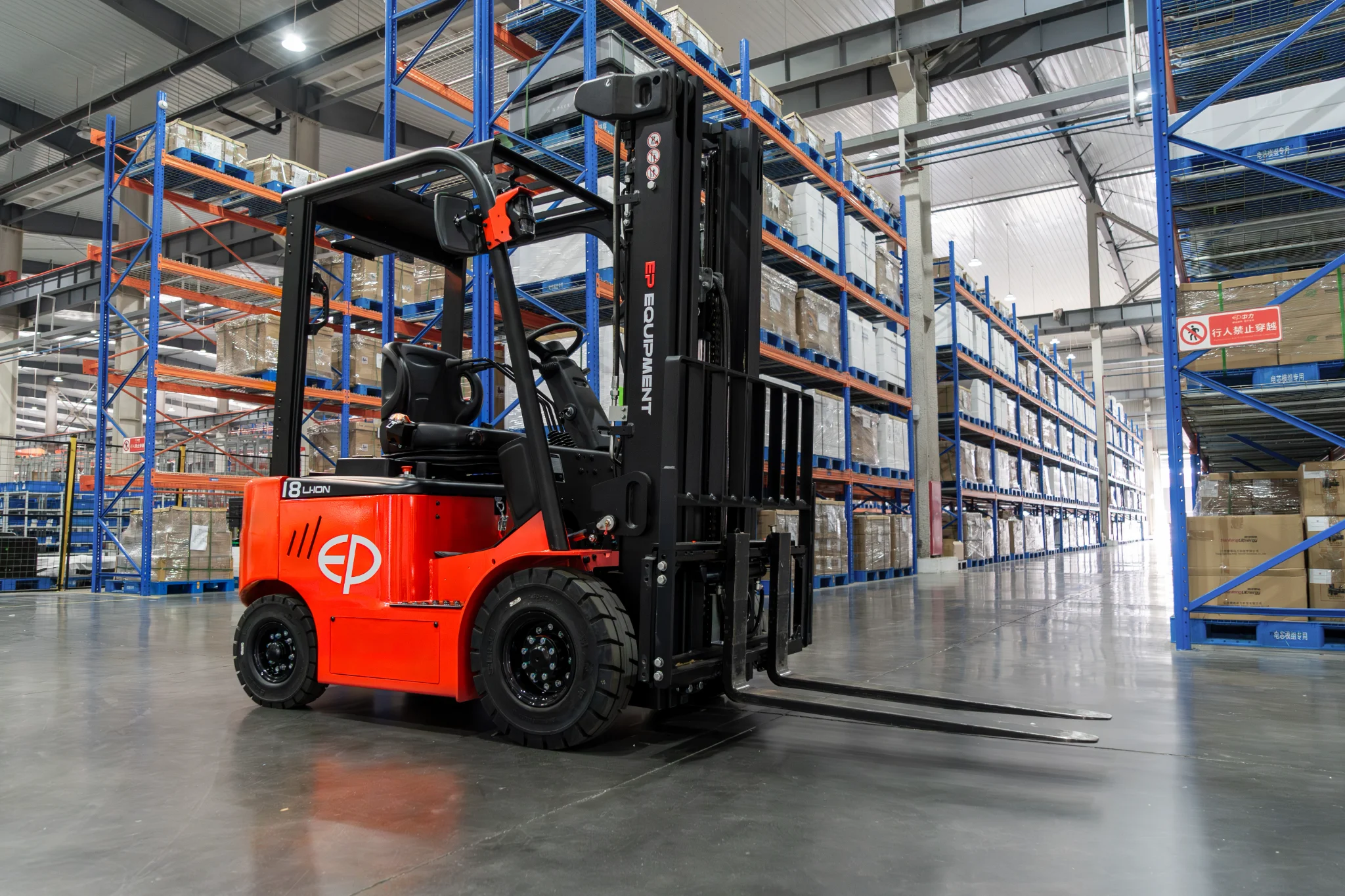 Carrello elevatore elettrico al litio 4 ruote compatto 1800kg EFL183 - immagine 2