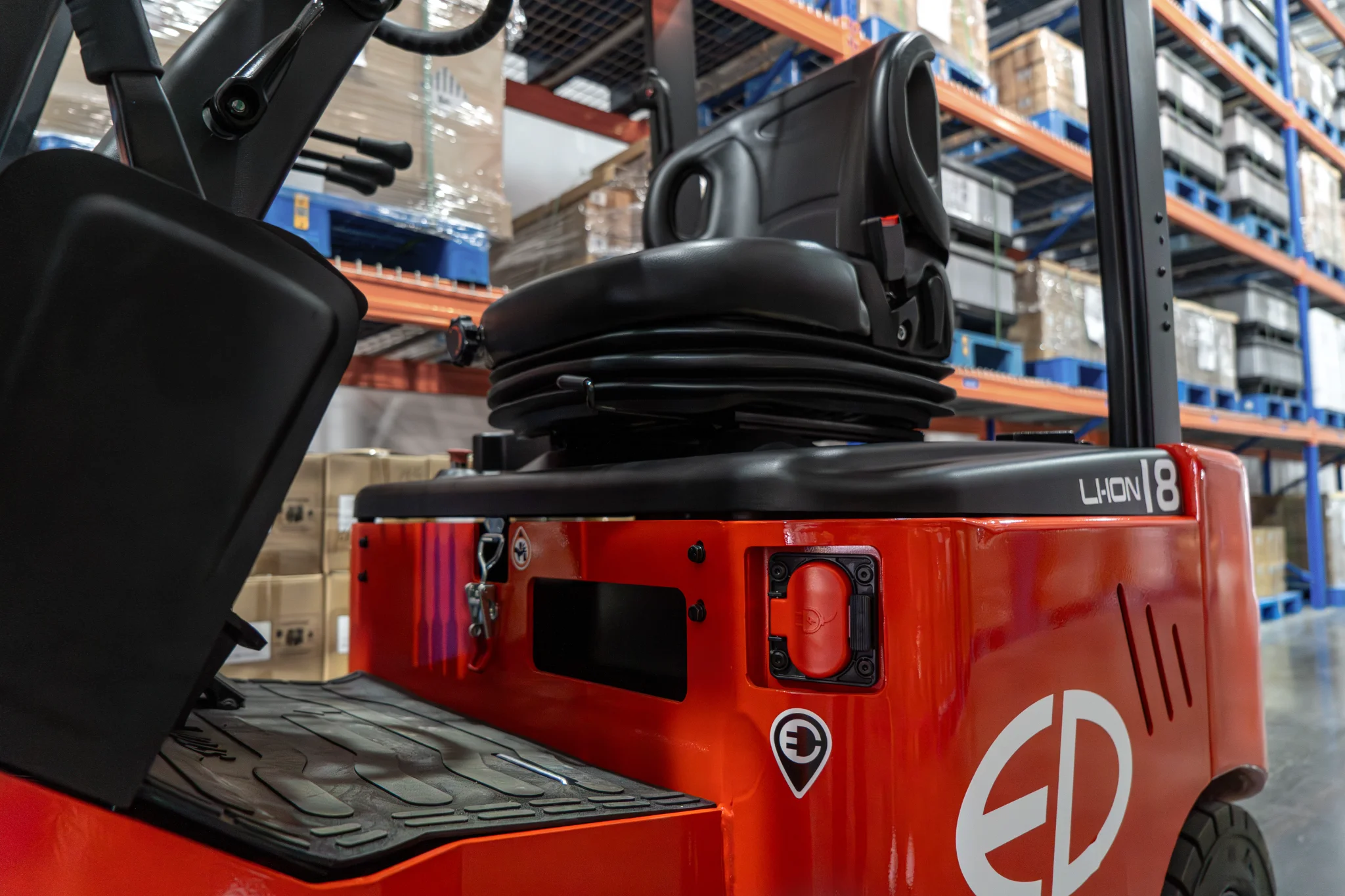 Carrello elevatore elettrico al litio 4 ruote compatto 1800kg EFL183 - immagine 5