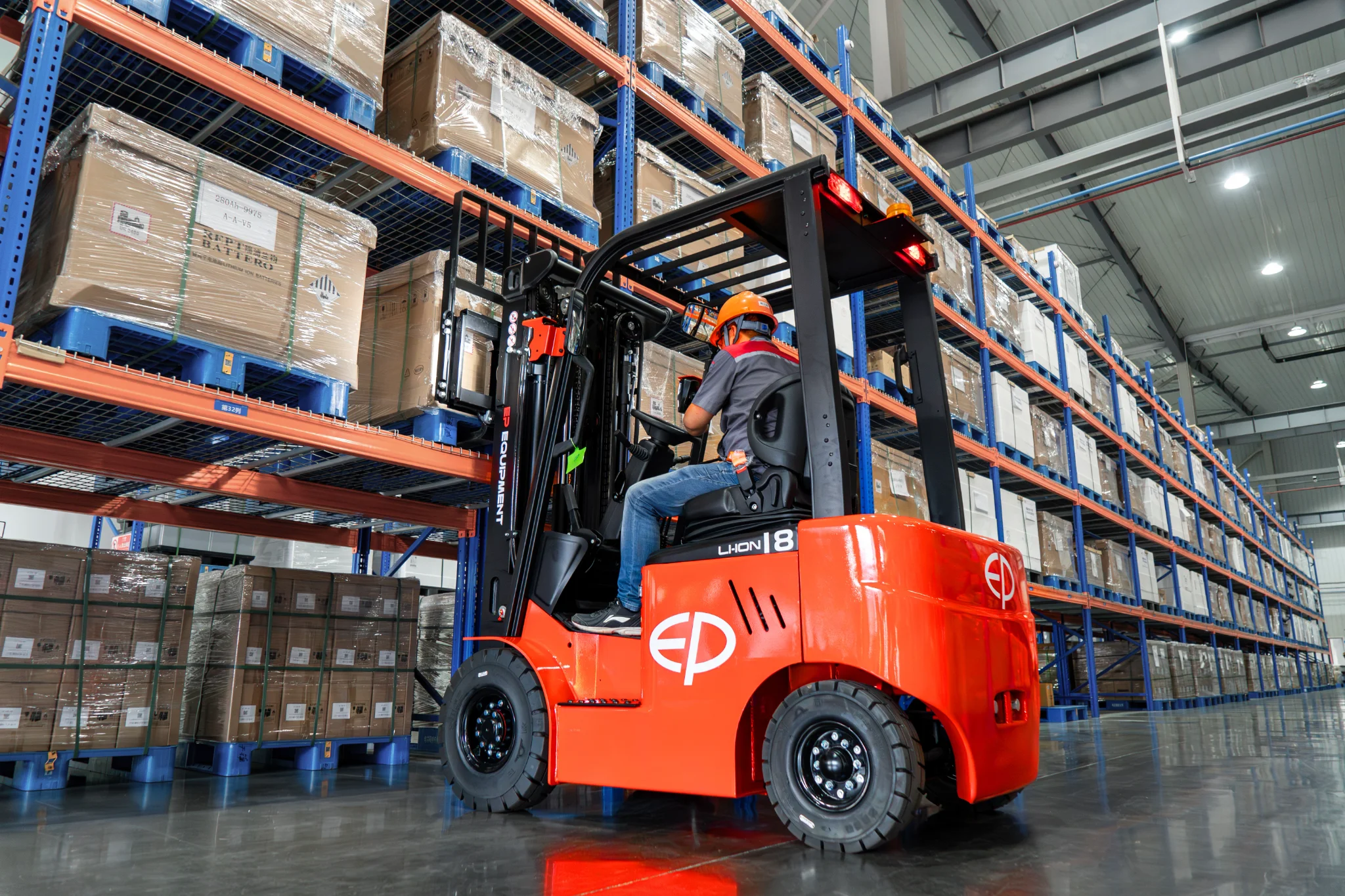 Carrello elevatore elettrico al litio 4 ruote compatto 1800kg EFL183 - immagine 8