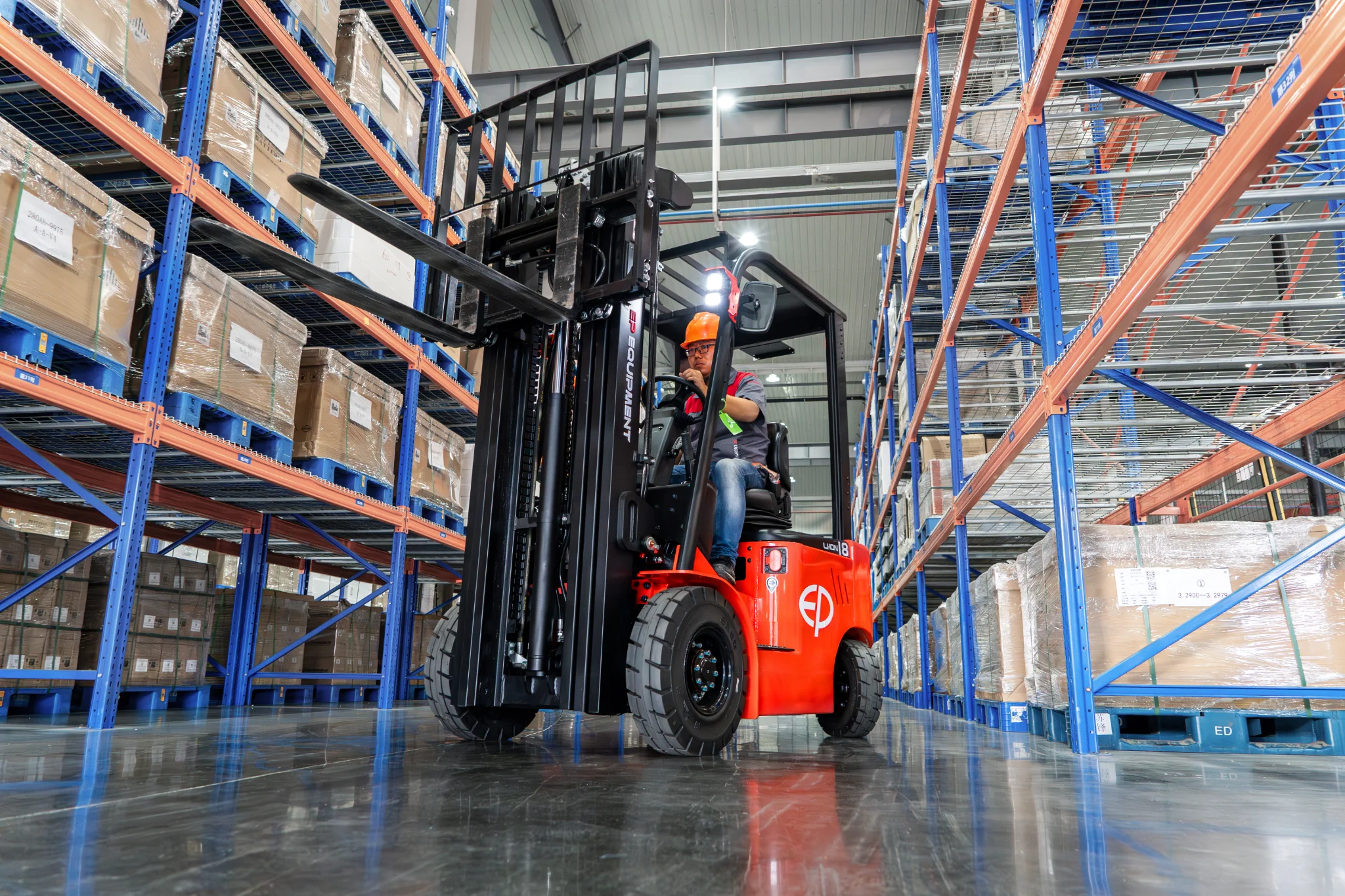 Carrello elevatore elettrico al litio 4 ruote compatto 1800kg EFL183 - immagine 9