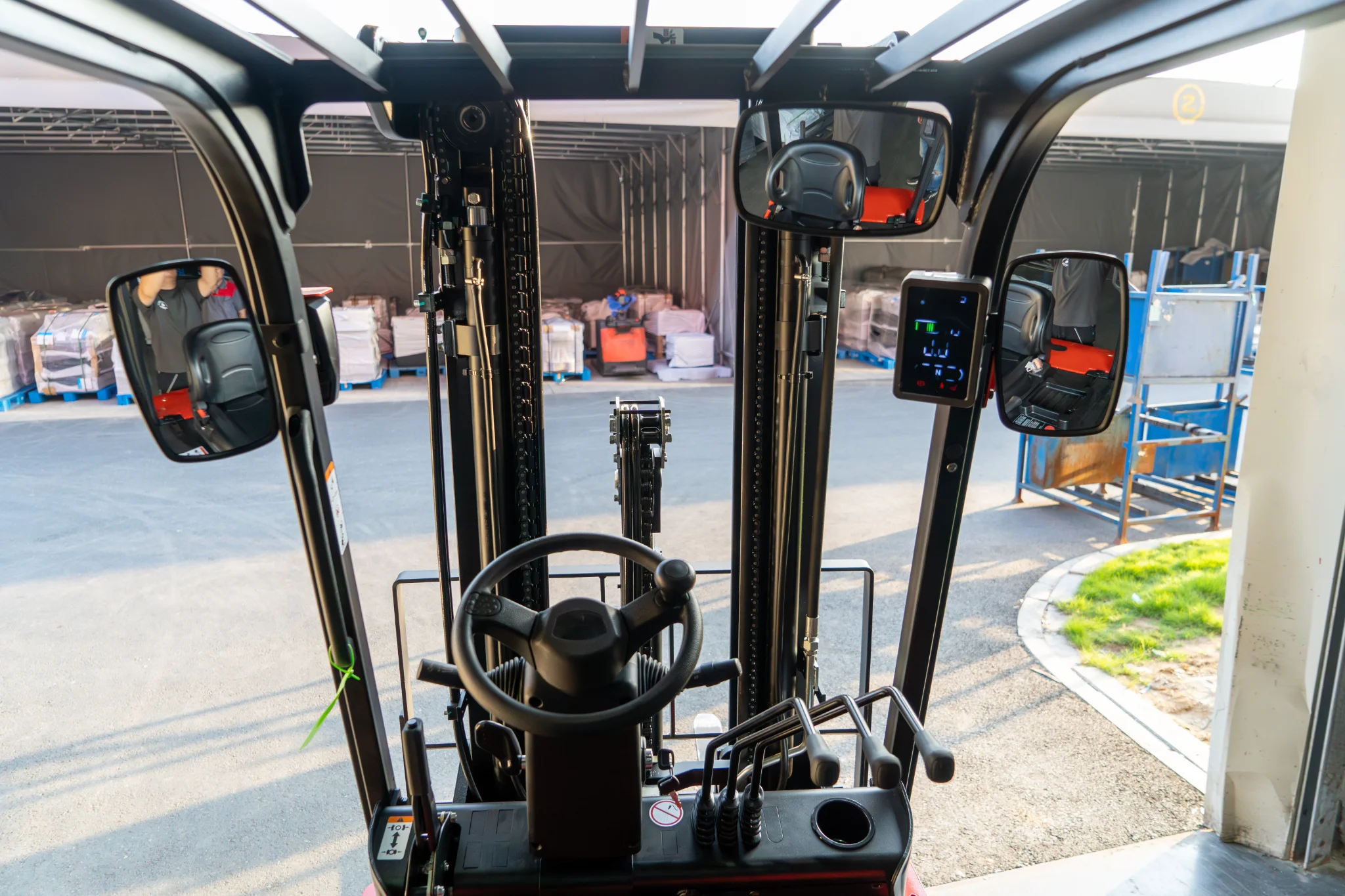 Carrello elevatore elettrico al litio 4 ruote compatto 1800kg EFL183 - immagine 11